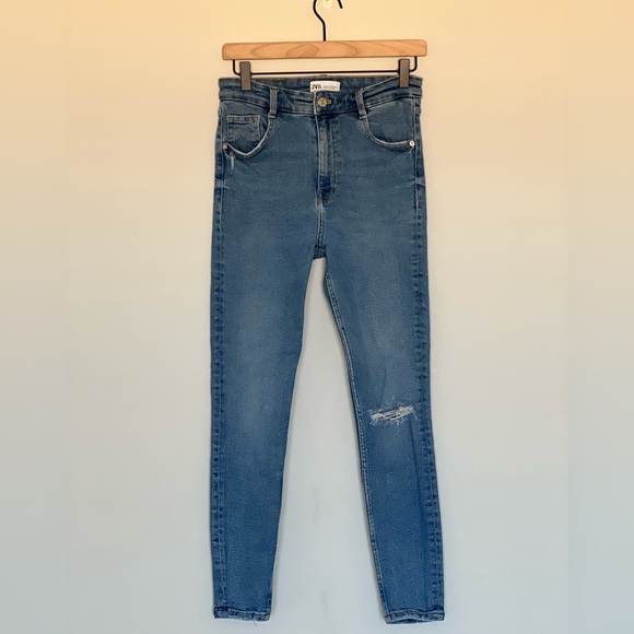 Zara Woman’s Jeans - Picture 1 of 2